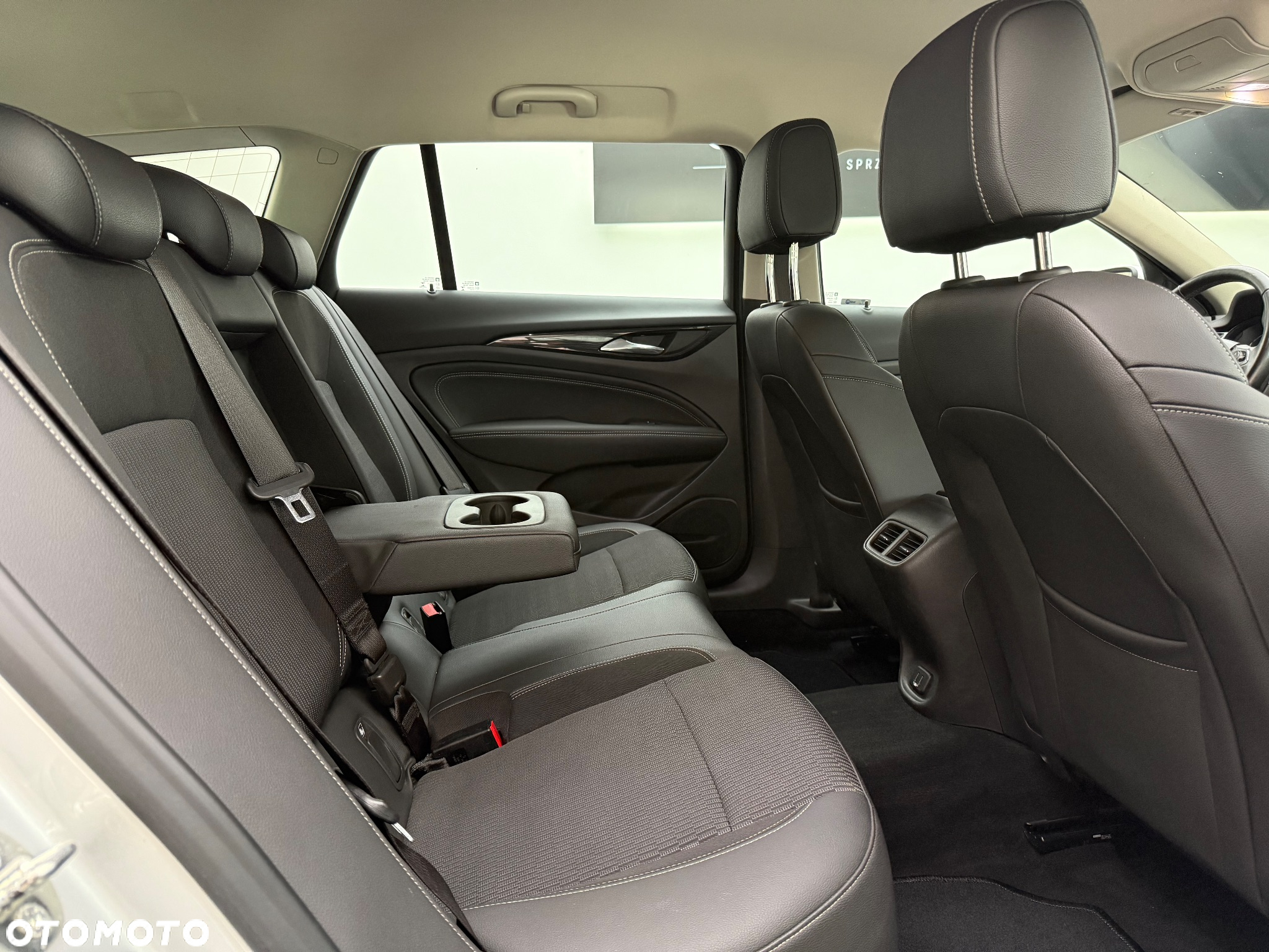 Opel Insignia 2.0 CDTI Sports Tourer ecoFLEXStart/Stop Innovation - 19