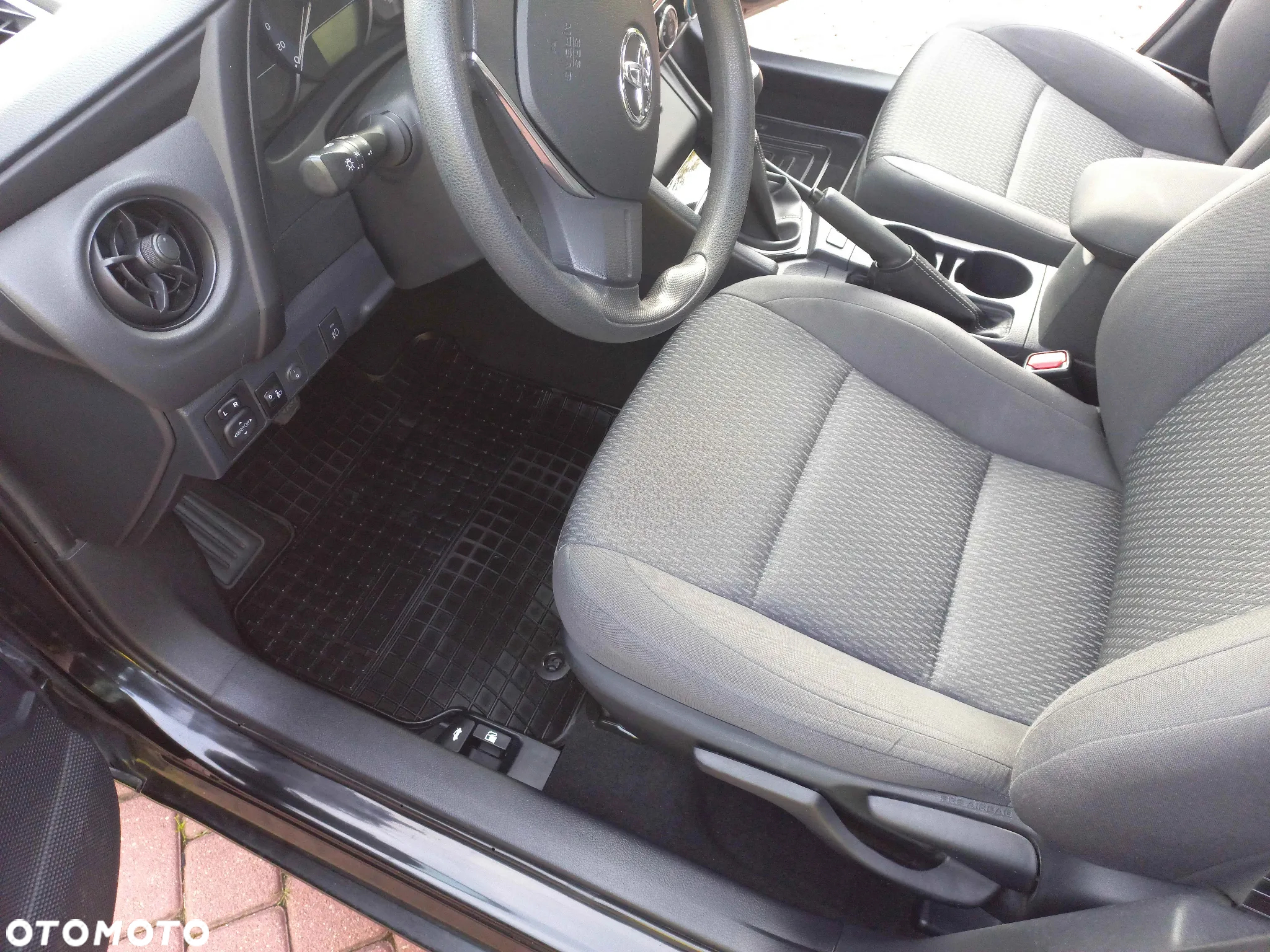 Toyota Corolla 1.6 Active - 16