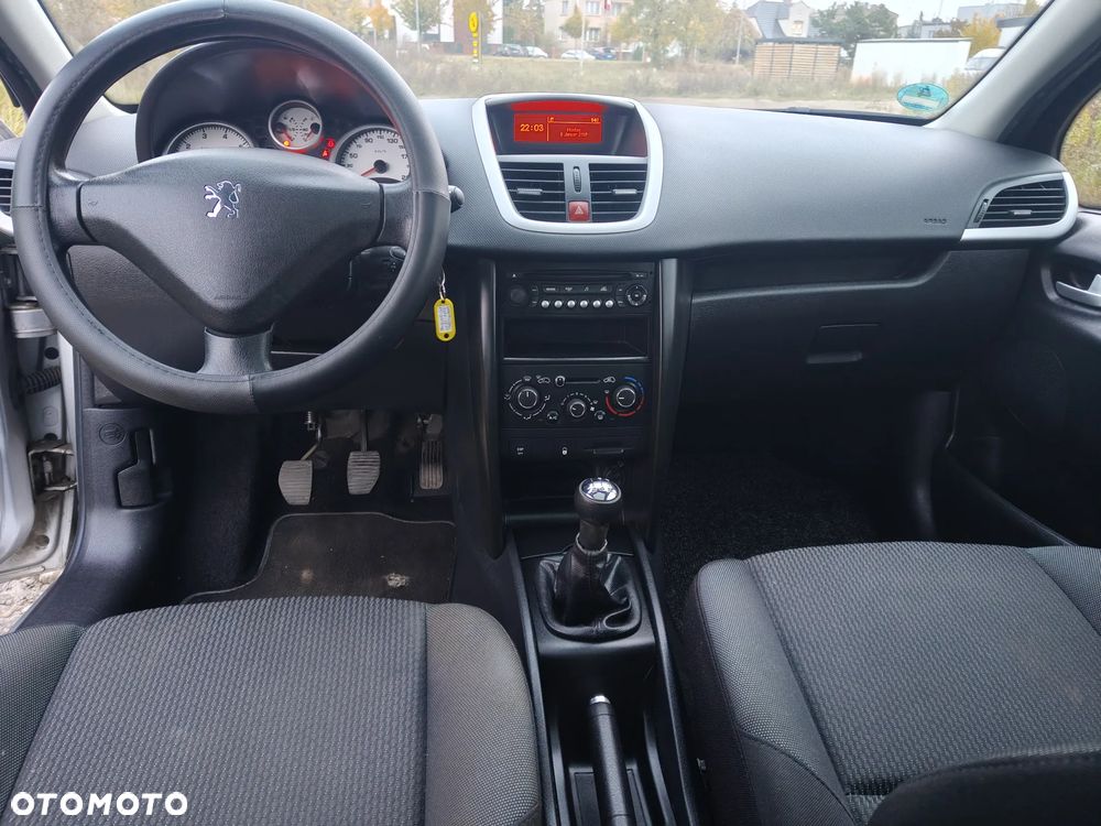 Peugeot 207 - 10