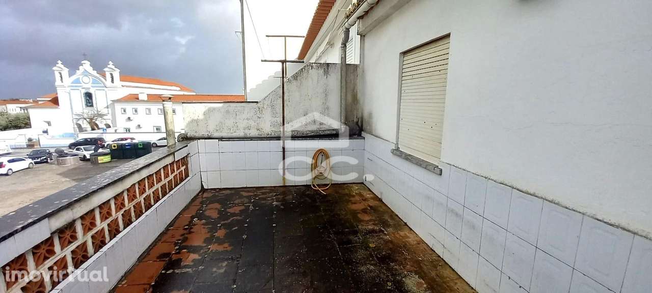 Moradia T3 com 3 pisos em Beja - Grande imagem: 2/34