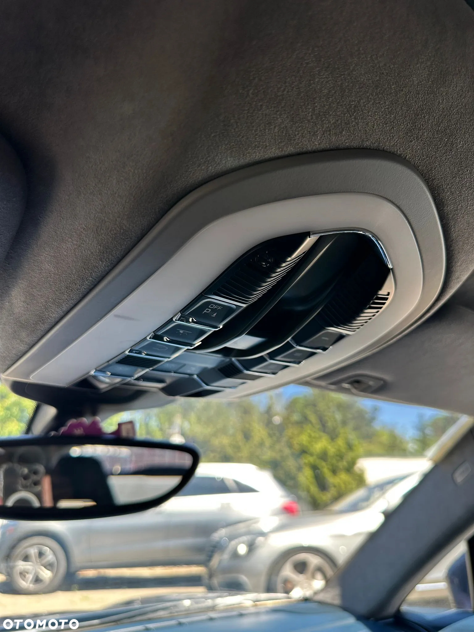 Porsche Panamera 4 Platinum Edition - 24