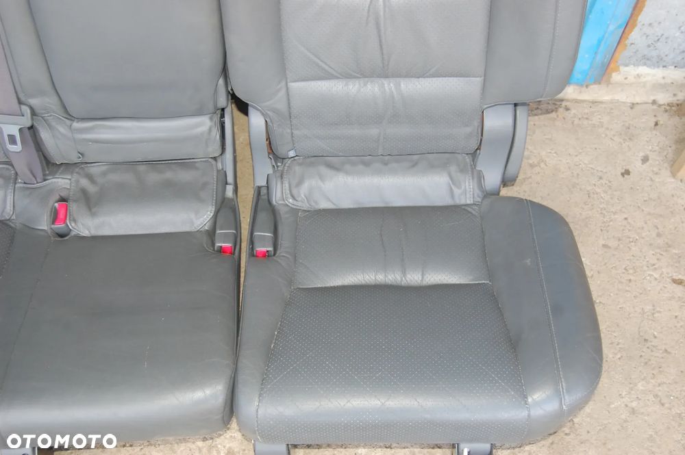 TOYOTA LAND CRUISER 120 - Kanapa 2 rząd skóra. - 2