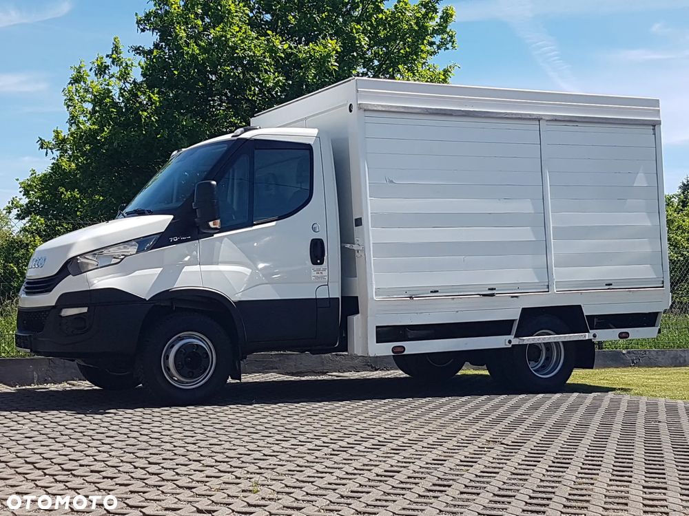 Iveco 70C18 KONTENER ROLETY BOK DO TRANSPORTU WODY 3,23x2,21x1,86 KLIMA DMC 7000KG RAMA PODWOZIE - 33