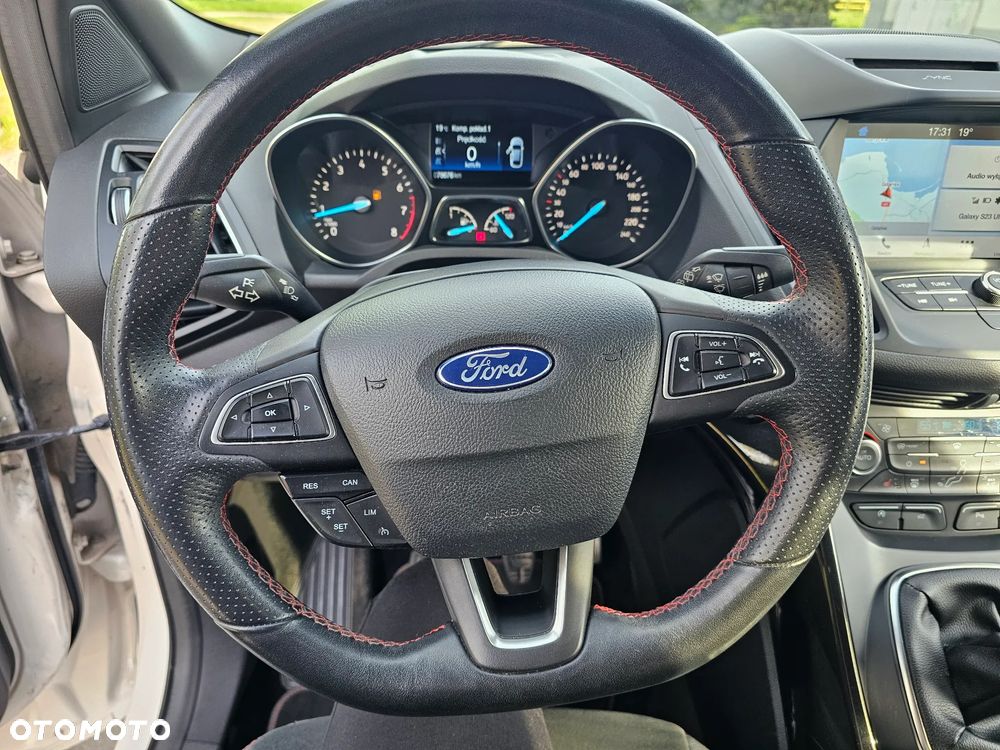 Ford Kuga - 11