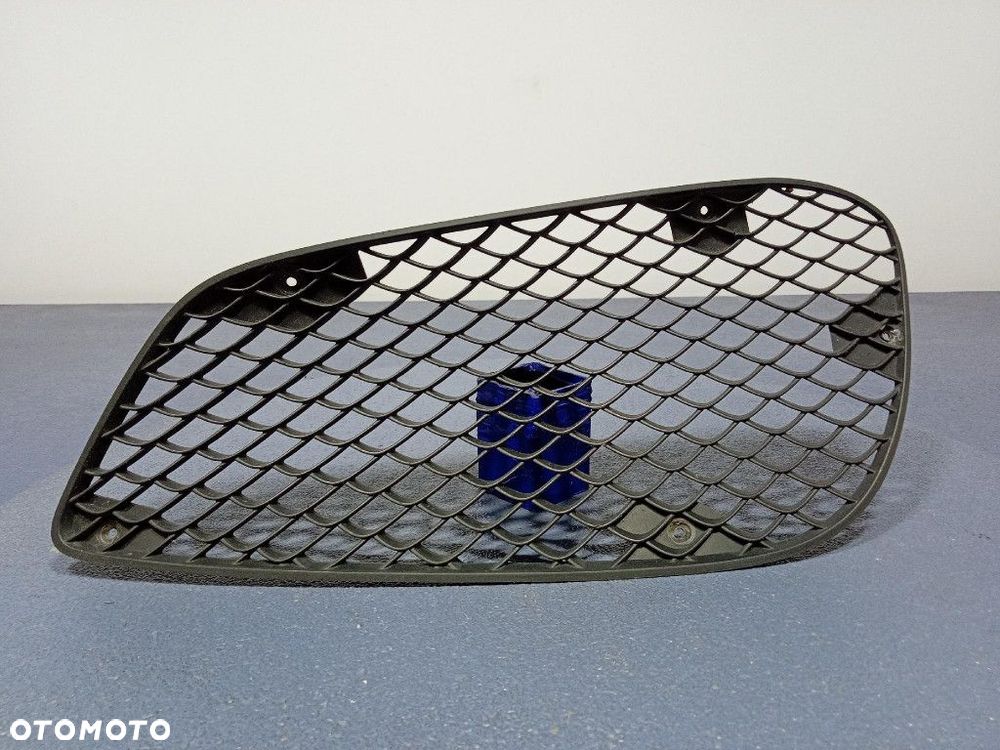 MERCEDES E KLASA W212 LIFT KRATKA ATRAPA ZDERZAKA PRAWY PRZÓD A2128850623 - 2