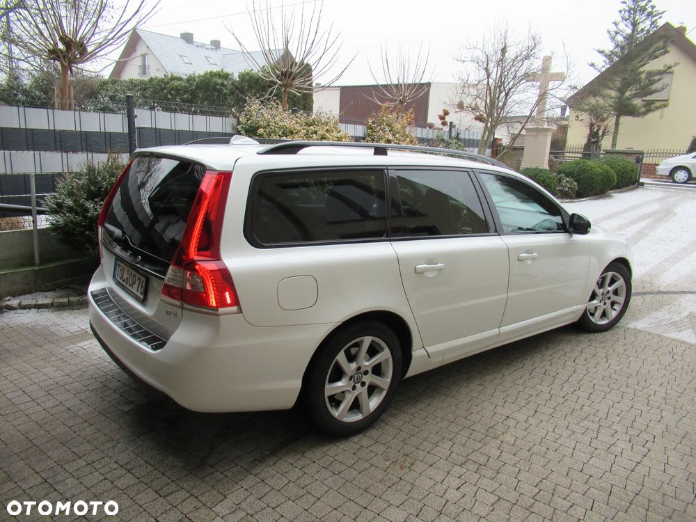 Volvo V70 D3 Geartronic Black Edition - 4