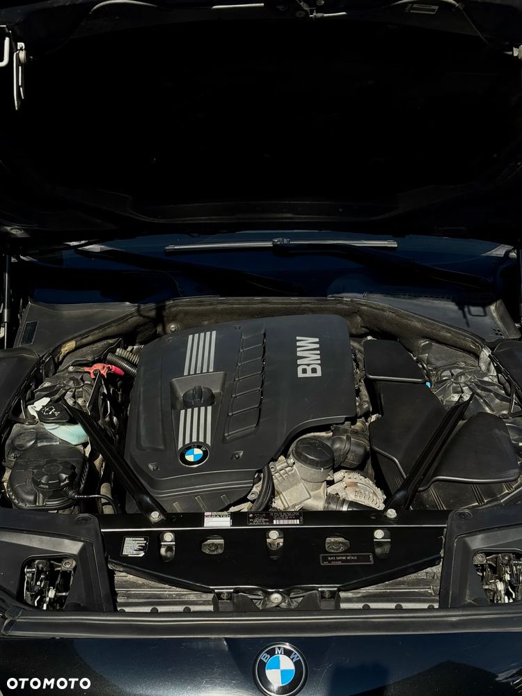 BMW Seria 5 528i - 31