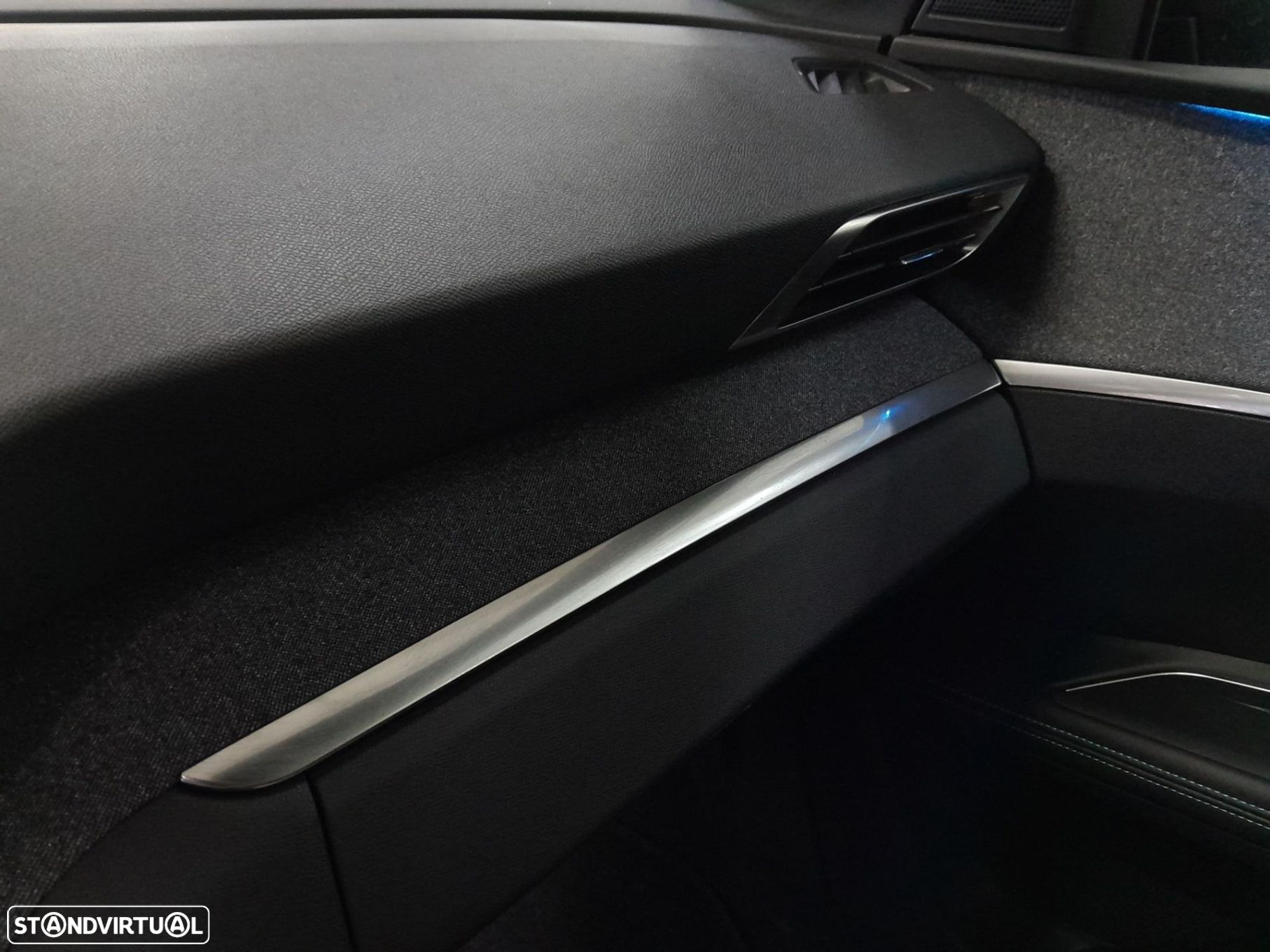 Peugeot 5008 1.2 PureTech Allure EAT8 - 23
