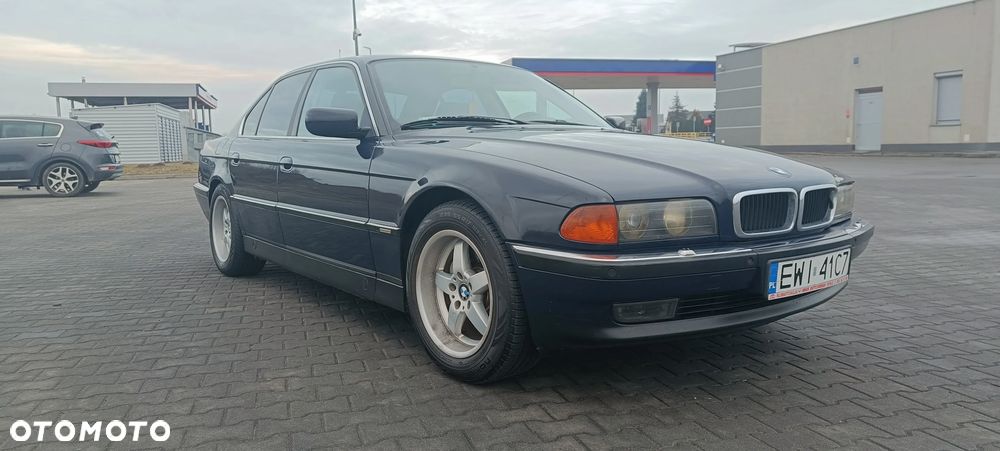 BMW Seria 7 - 11