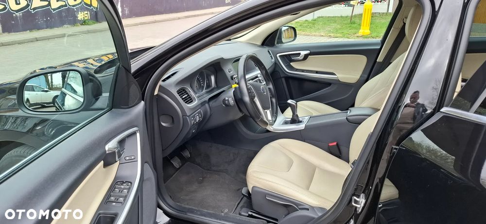 Volvo V60 D2 Summum - 7