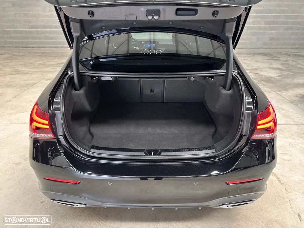 Mercedes-Benz A 250 Limousine e 8G-DCT AMG Line - 52