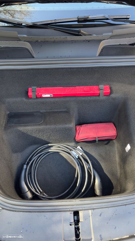 Porsche Macan Electric 4 - 28