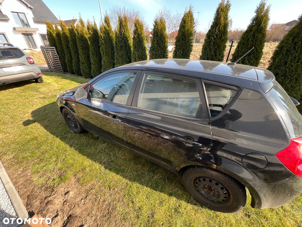 Kia Ceed 2.0 crdi Optimum + - 10