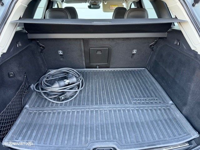 Volvo XC 60 2.0 T6 PHEV Plus Dark AWD - 6
