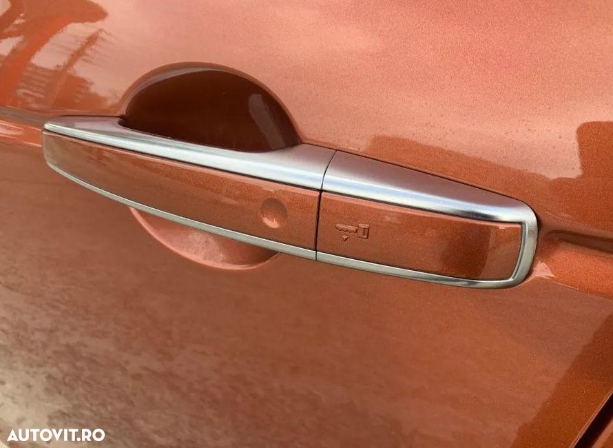 Land Rover Discovery Sport 2.0 l TD4 HSE Luxury Aut. - 12