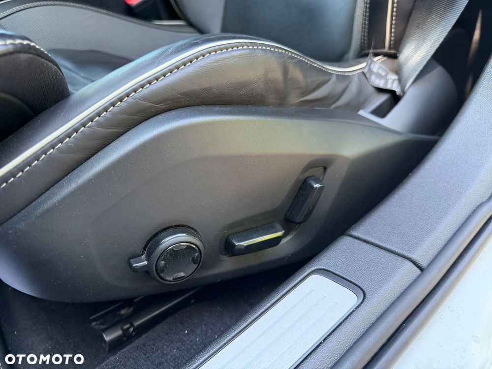Volvo V60 B3 B R-Design - 20