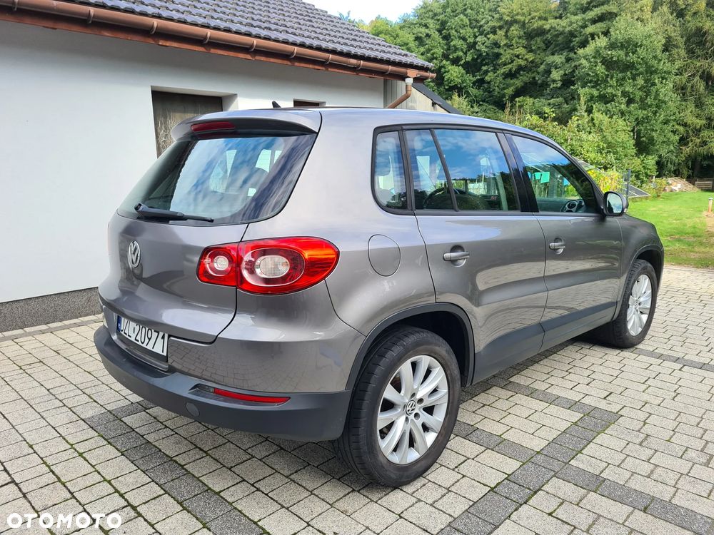 Volkswagen Tiguan 2.0 TDI DPF BlueMotion Technology Trend & Fun - 9