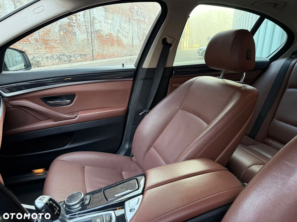 BMW Seria 5 520d Luxury Line - 14