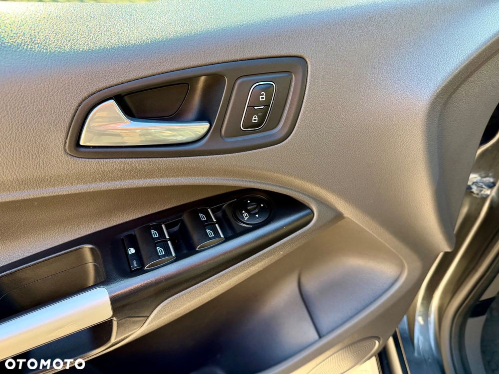 Ford Tourneo Connect Grand - 17