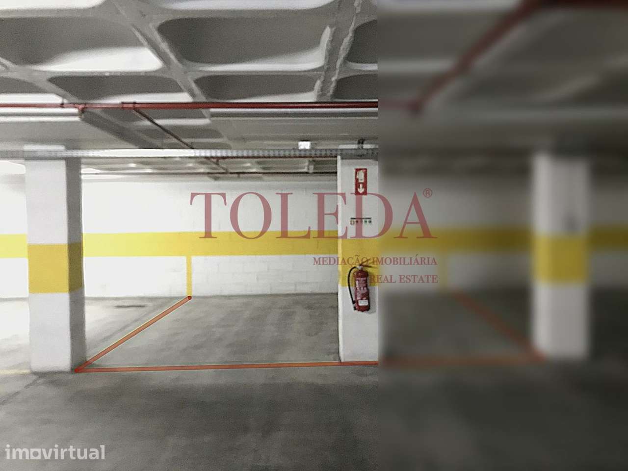 Parqueamento com 26m2 próximo do Aeroporto - Grande imagem: 3/16