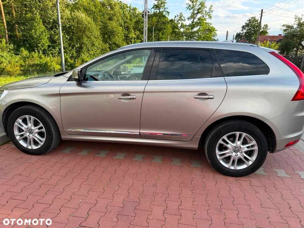 Volvo XC 60 D5 AWD Momentum - 6