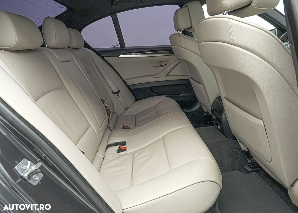 BMW Seria 5 525d Sport-Aut. - 17
