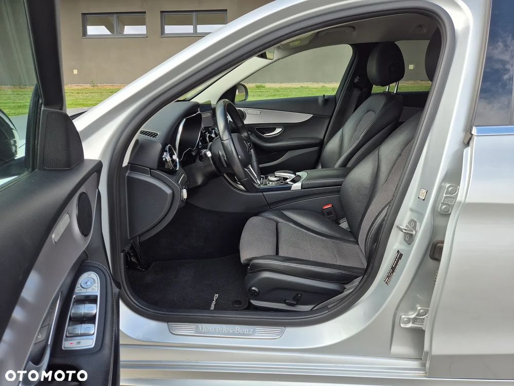 Mercedes-Benz Klasa C 220 d 4Matic 9G-TRONIC AMG Line - 11