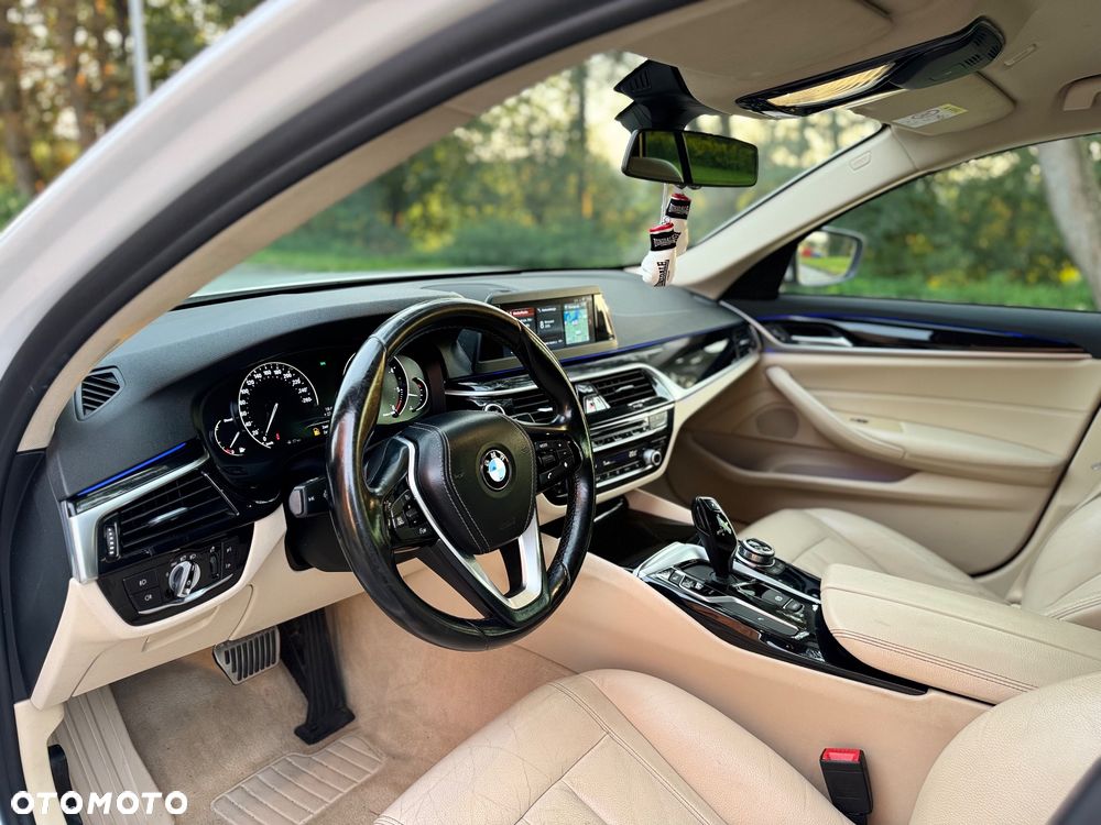 BMW Seria 5 520d M Sport - 31