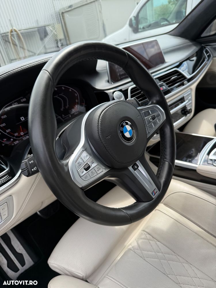 BMW Seria 7 750i xDrive - 36