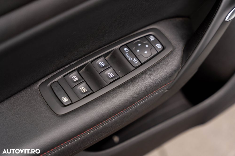 Renault Megane E-TECH 160 R.S. LINE - 37