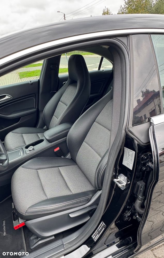 Mercedes-Benz CLA 180 7G-DCT - 13