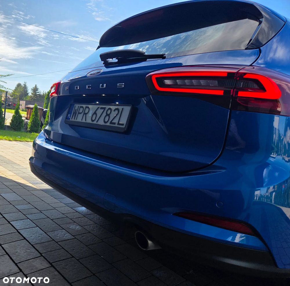 Ford Focus 1.0 EcoBoost Titanium - 11