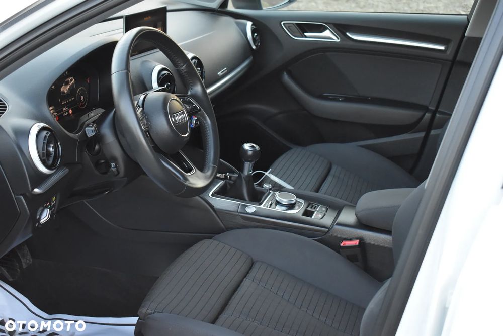 Audi A3 Sportback 2.0 TDI Edycja Specjalna - 26