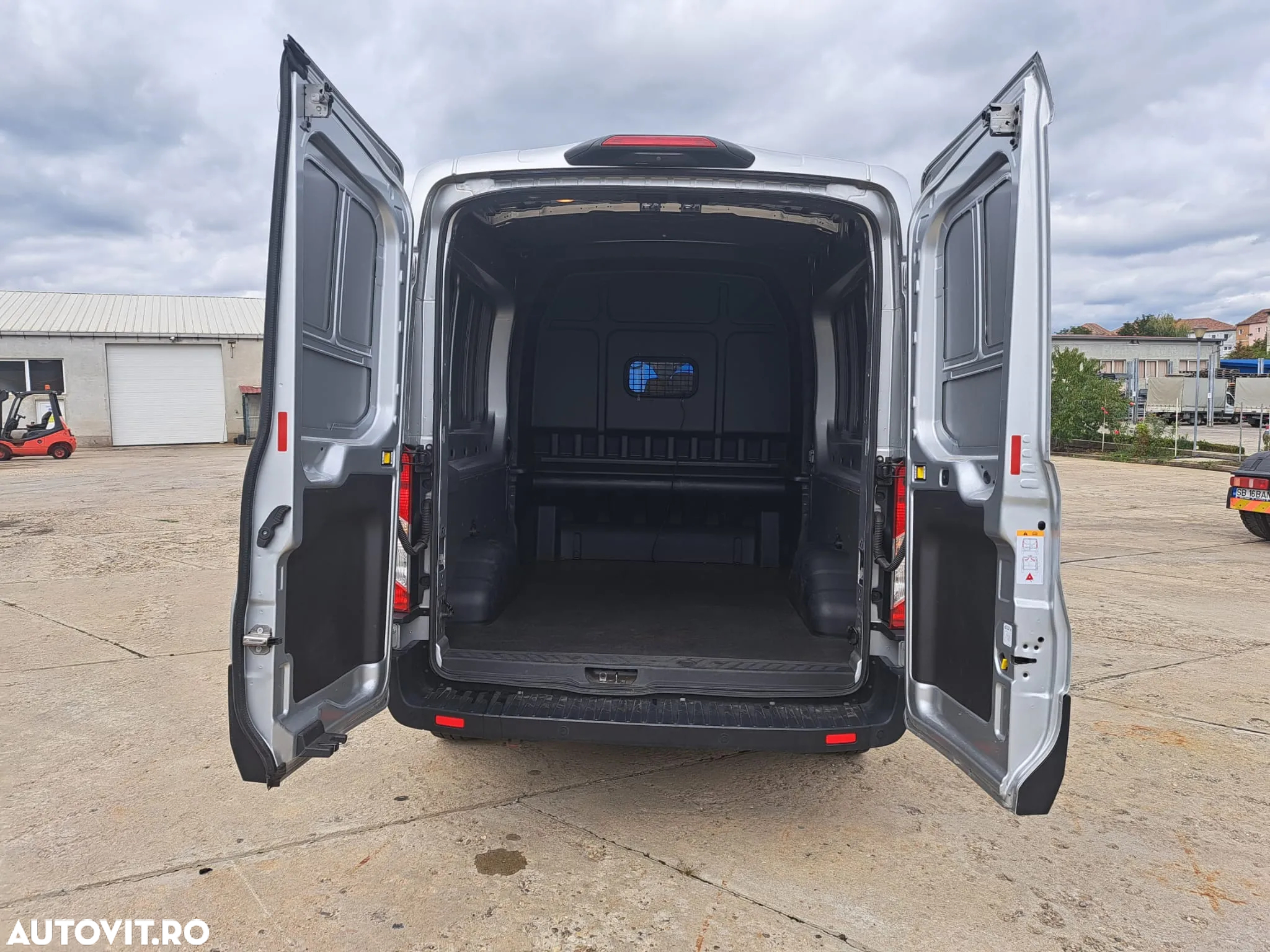 Ford Transit - 10