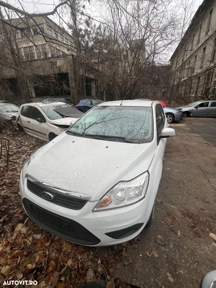 Dezmembrez Ford Focus 2 facelift 2009 break alb 1,6 TDCI - 7