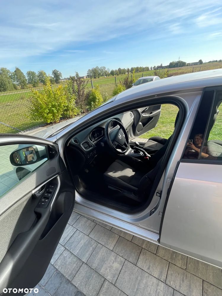 Volvo V40 T2 - 7