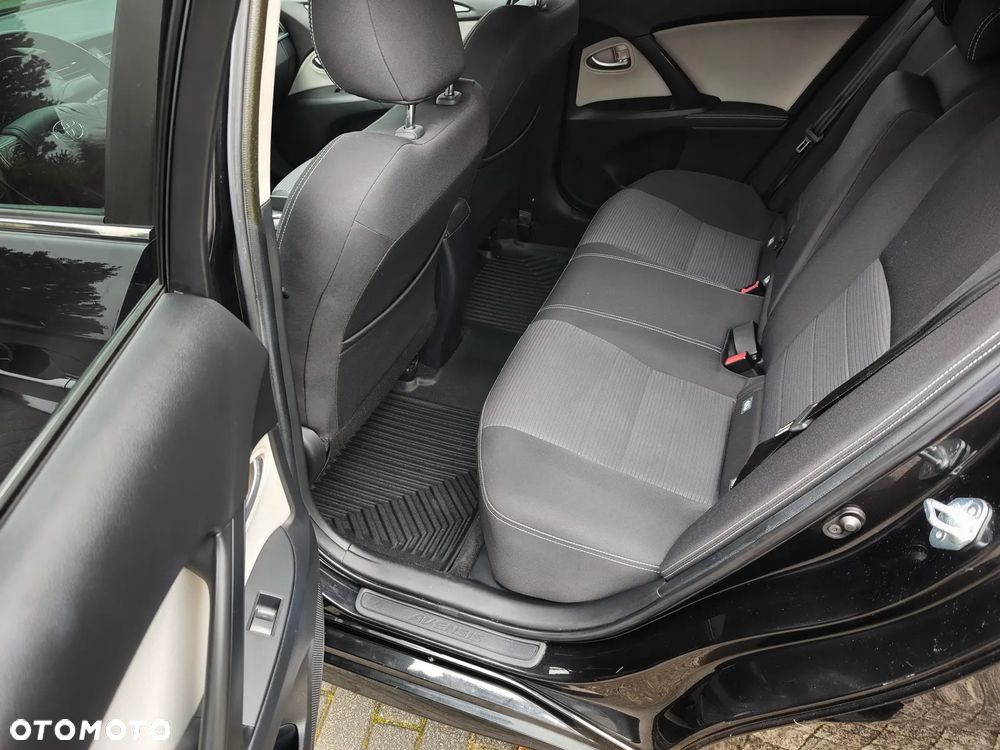 Toyota Avensis - 23
