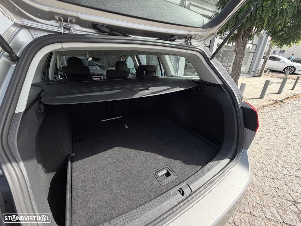 VW Golf Variant 1.6 TDi GPS Edition DSG - 24