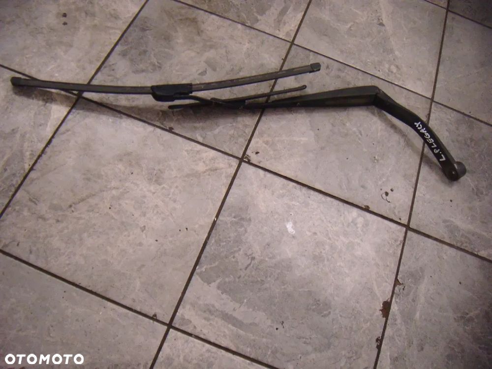 subaru legacy III 02r ramię wycieraczki lewy przód - 1