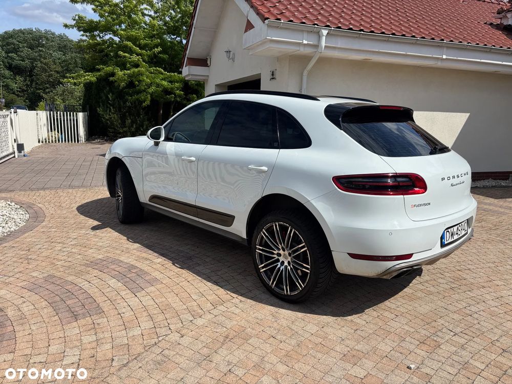 Porsche Macan Turbo - 2