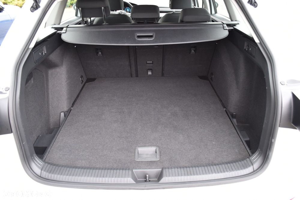 Volkswagen Golf - 35