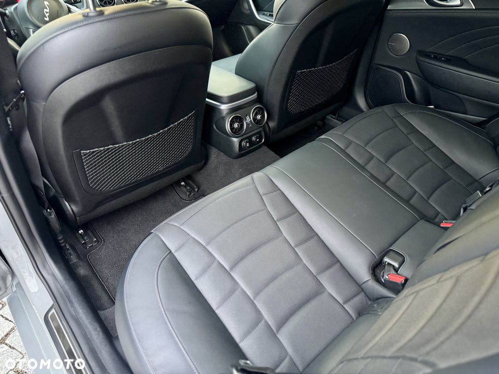 Kia Stinger - 21