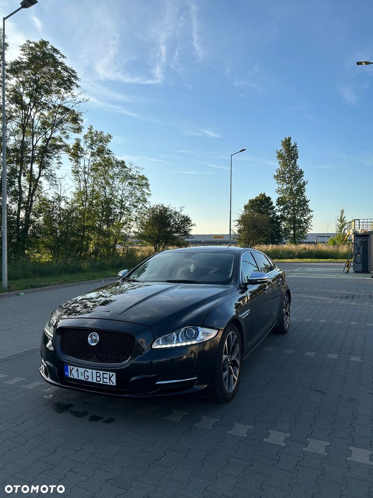 Jaguar XJ 5.0 V8 LWB Portfolio - 3