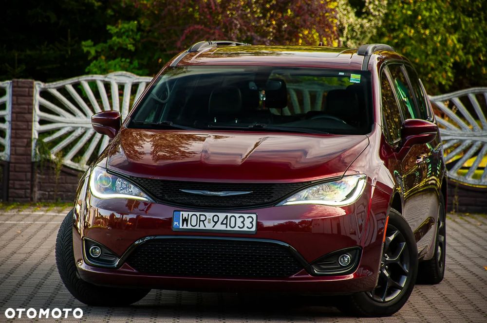 Chrysler Pacifica - 1