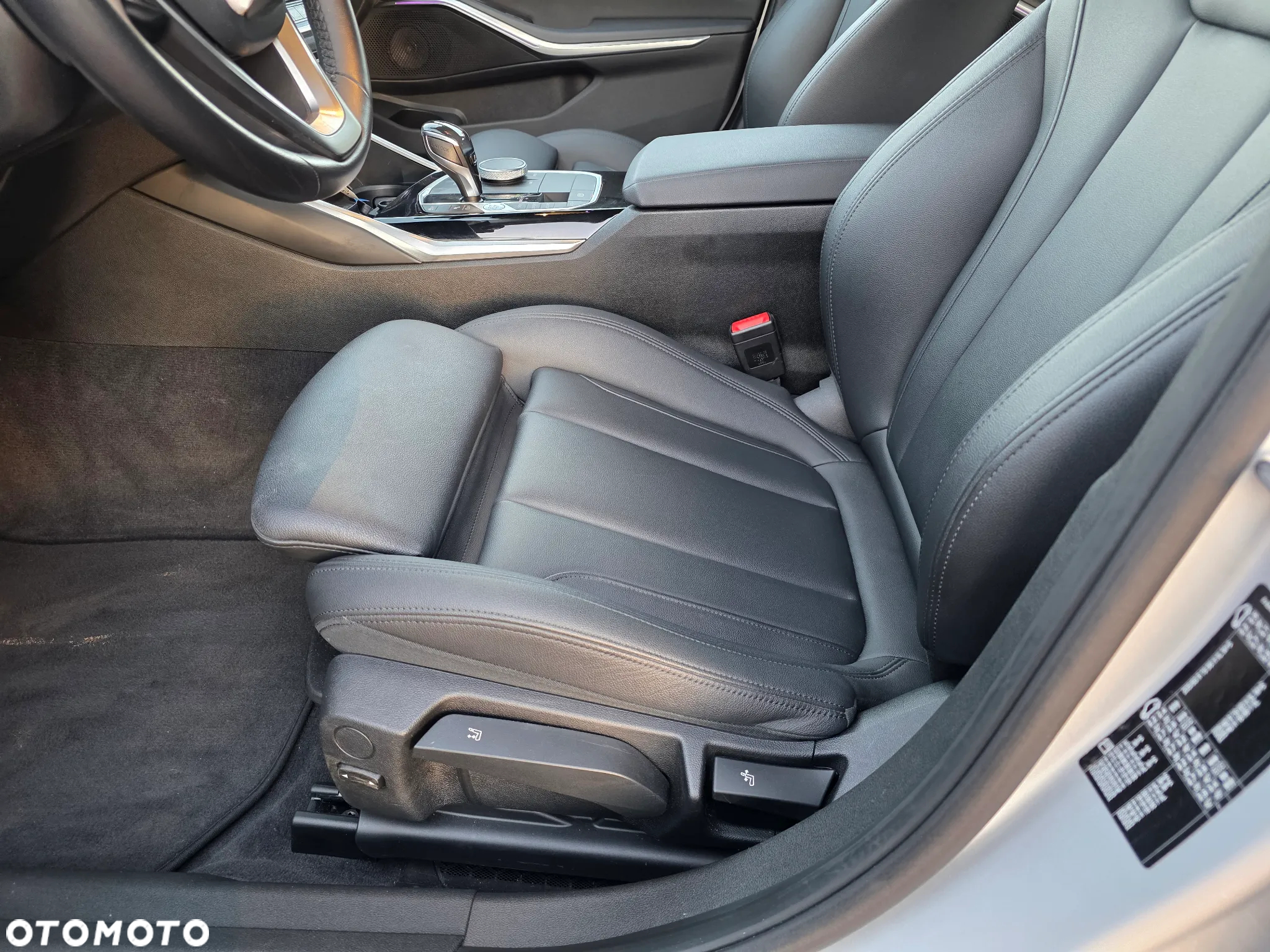 BMW Seria 3 320i Sport Line sport - 21