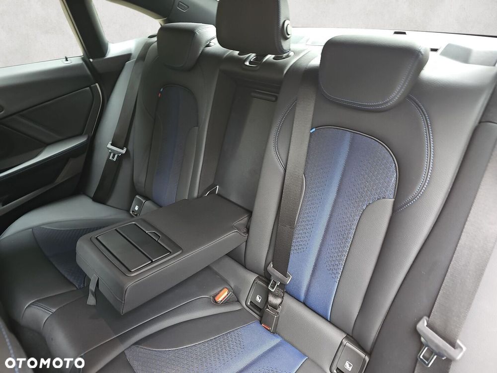 BMW Seria 2 218i - 24