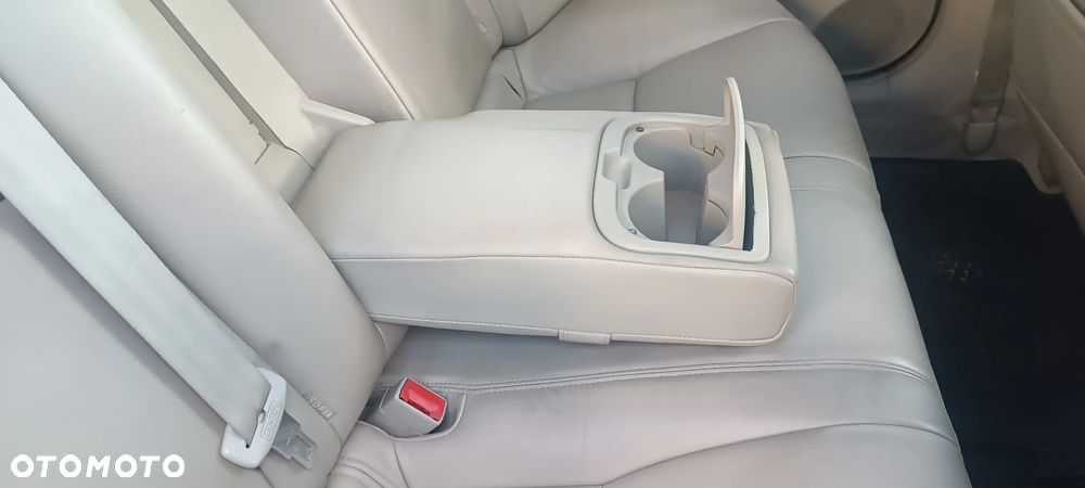 Toyota Avensis 2.2 D-4D Sol plus Premium - 18