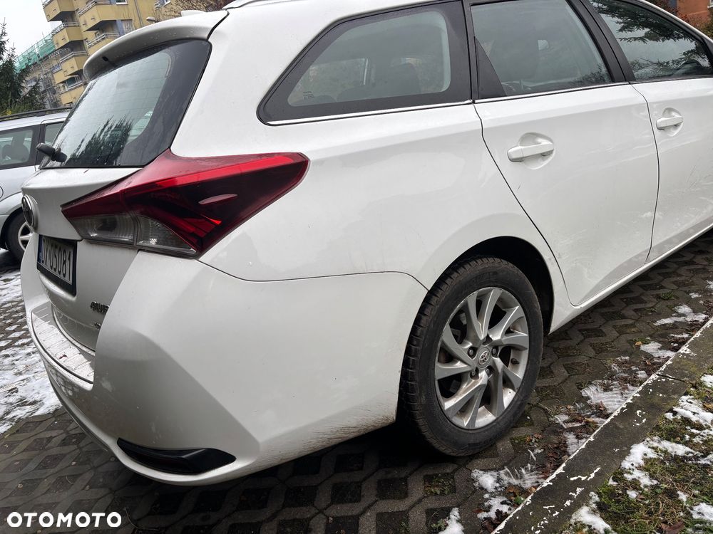 Toyota Auris 1.8 HSD Luna - 4