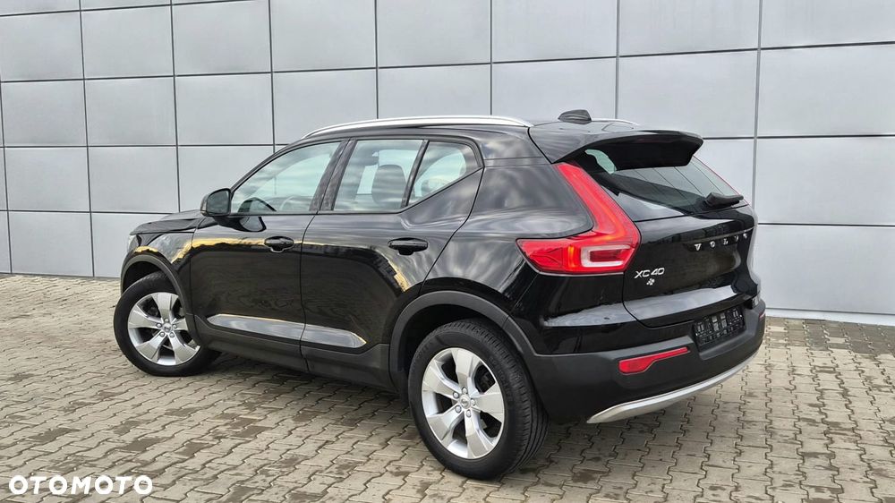 Volvo XC 40 T3 Geartronic Momentum Pro - 11
