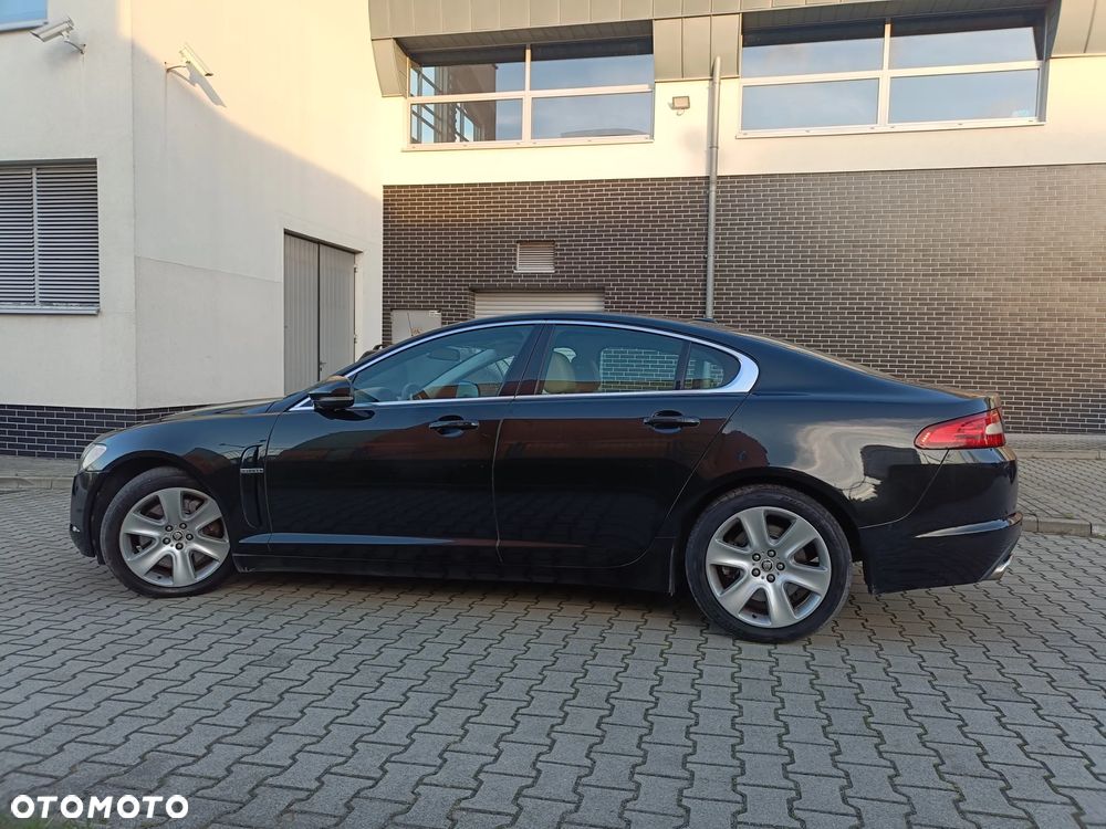 Jaguar XF 3.0 V6 Diesel Premium Luxury - 10